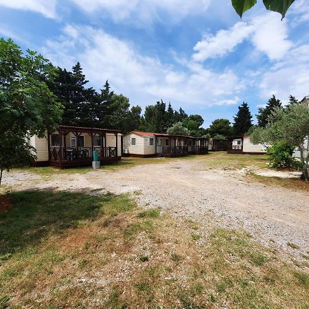 Kamp Rujno Hotel Starigrad Exterior photo