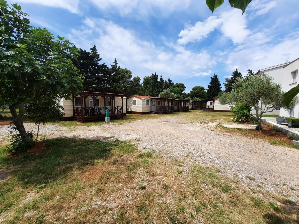 Kamp Rujno Hotel Starigrad Exterior photo