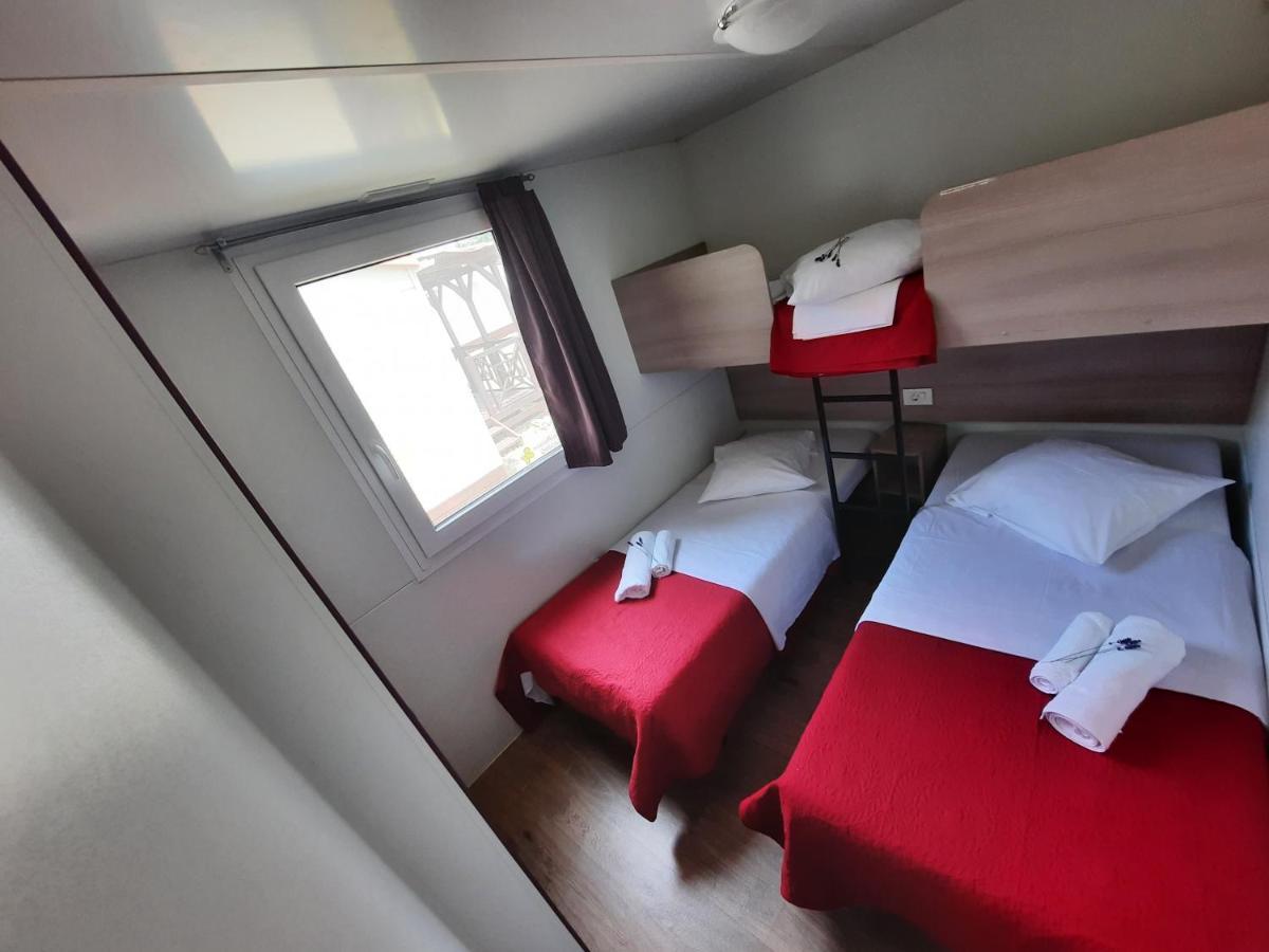 Kamp Rujno Hotel Starigrad Exterior photo